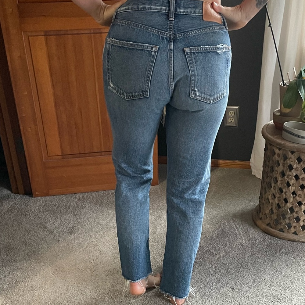 Moussy Distressed Jeans with Frayed Hem